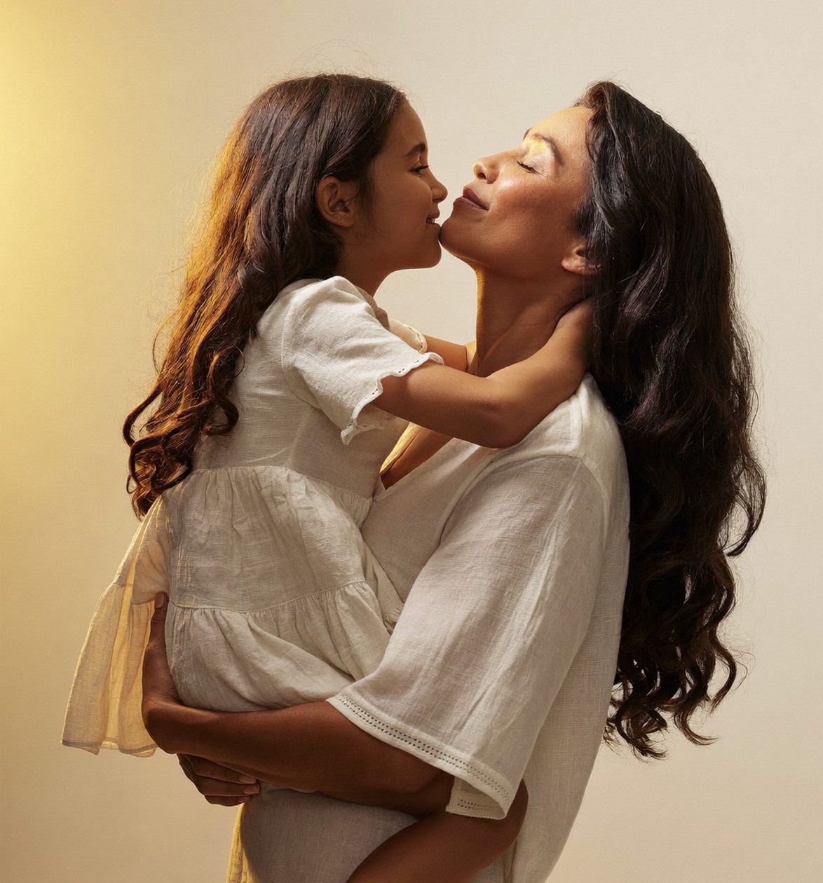 Families pose ideas from the Poses4You library